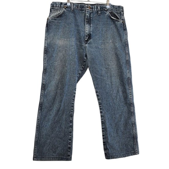 Wrangler Jeans Men's Straight Leg 4 Pocket Medium Wash Denim Blue 40/28 - Picture 1 of 10